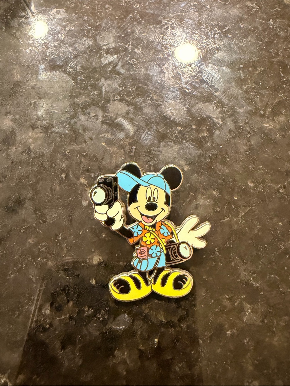 Disney Mickey Mouse AAA Travel Photographer Tourist Pin Pin&Pop 69248